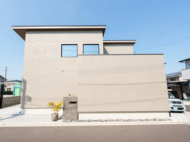 天井高5メートルの 開放的な吹き抜けのあるお家