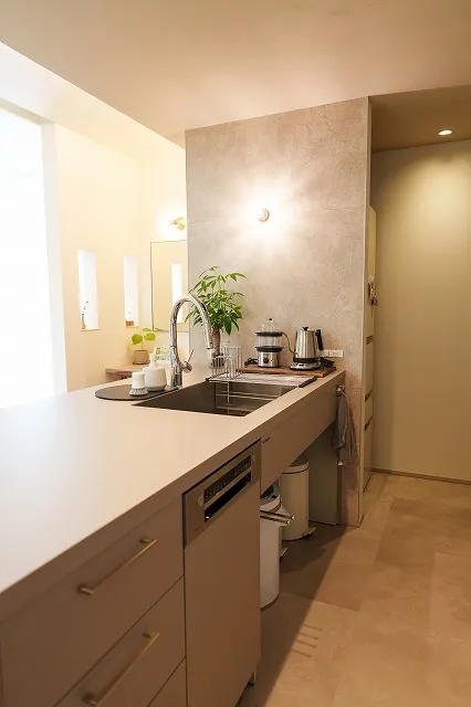 天井高5メートルの 開放的な吹き抜けのあるお家