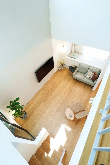 天井高5メートルの 開放的な吹き抜けのあるお家