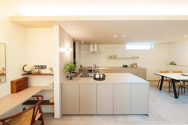 天井高5メートルの 開放的な吹き抜けのあるお家