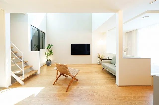 天井高5メートルの 開放的な吹き抜けのあるお家