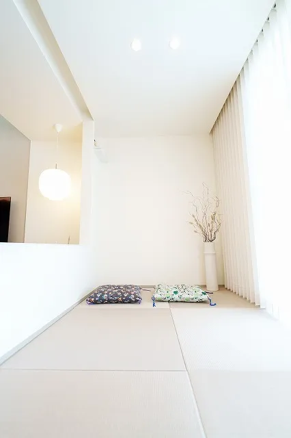 天井高5メートルの 開放的な吹き抜けのあるお家