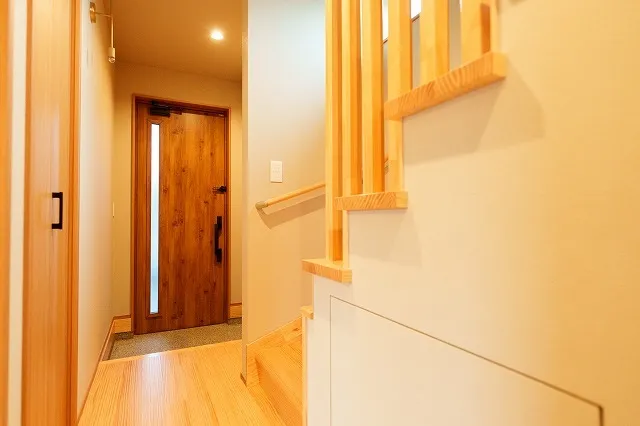 木の香りがする玄関。